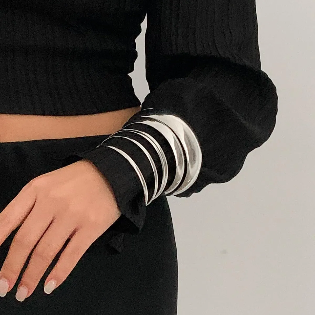 Chunky Gold Bangle Bracelet Set for Women - Trendy Wide Round Minimalist Wrist Jewelry, Stackable Statement Bangle Bracelets