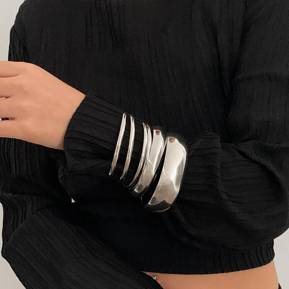 Chunky Gold Bangle Bracelet Set for Women - Trendy Wide Round Minimalist Wrist Jewelry, Stackable Statement Bangle Bracelets