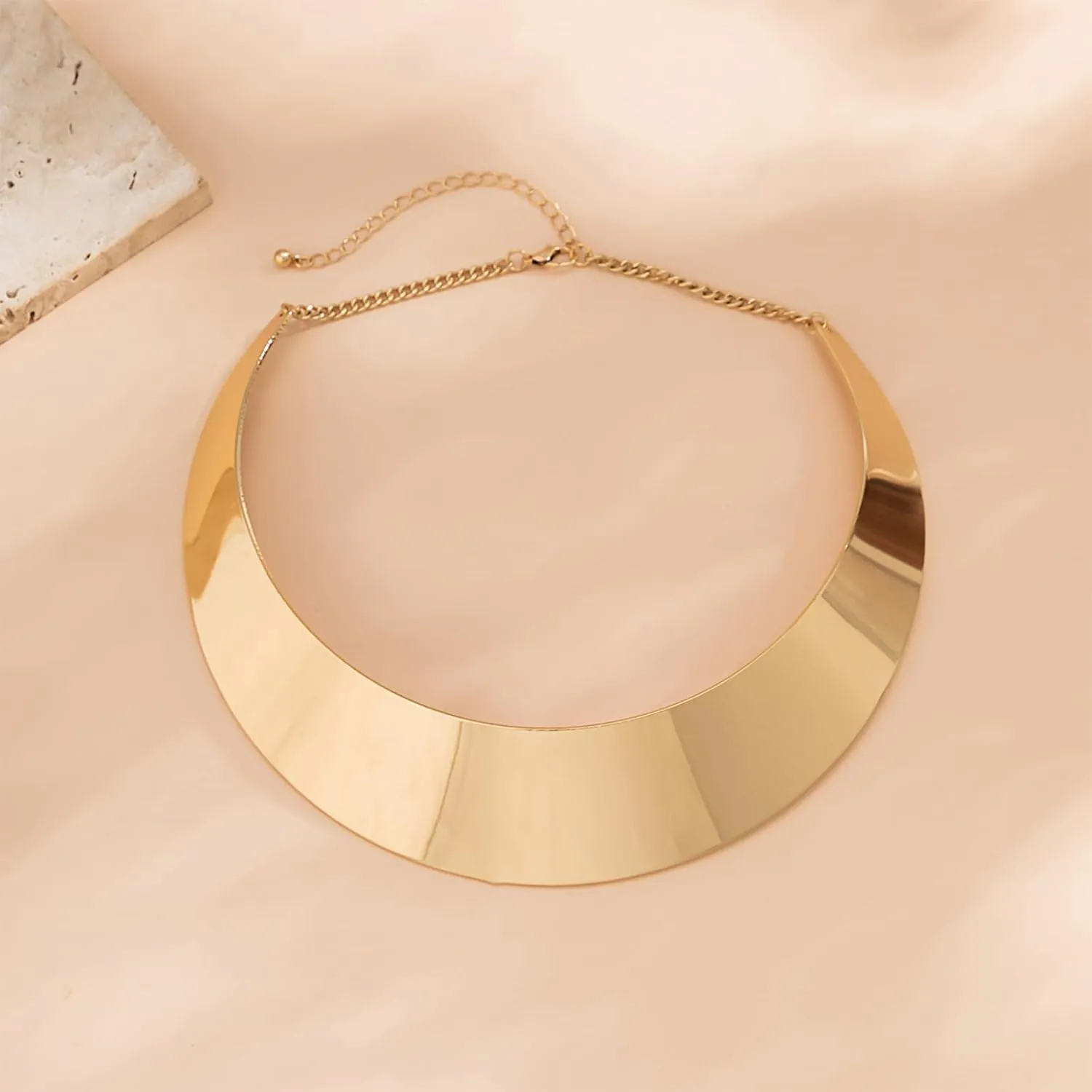 Chunky Gold Necklace Statement Necklace for Women Dainty Gold Choker Necklaces Exaggerated Ethnic Big Statement Jewelry