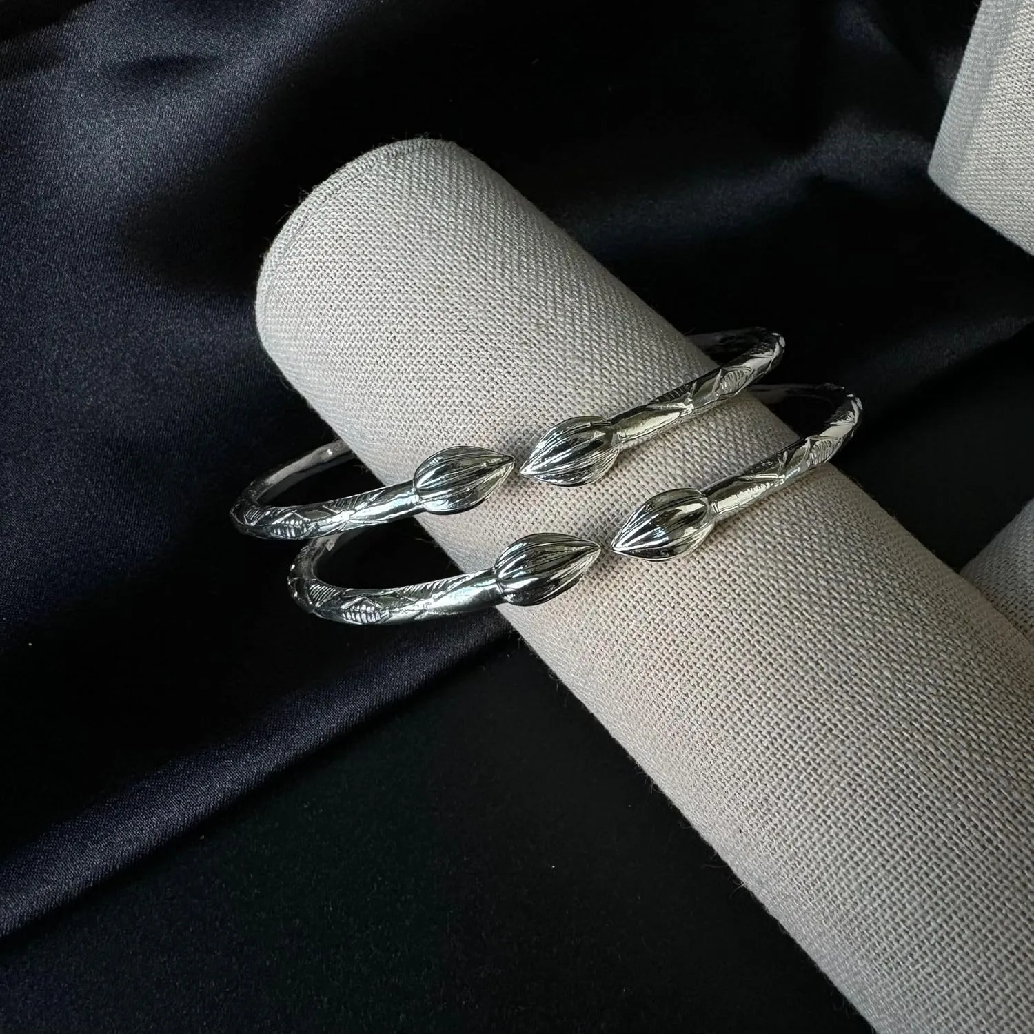 Cocoa Pods Caribbean Jamaican Tulip Bulb .925 Sterling Silver West Indian Bangle 46.0 Grams, Made in the USA, 1 pair