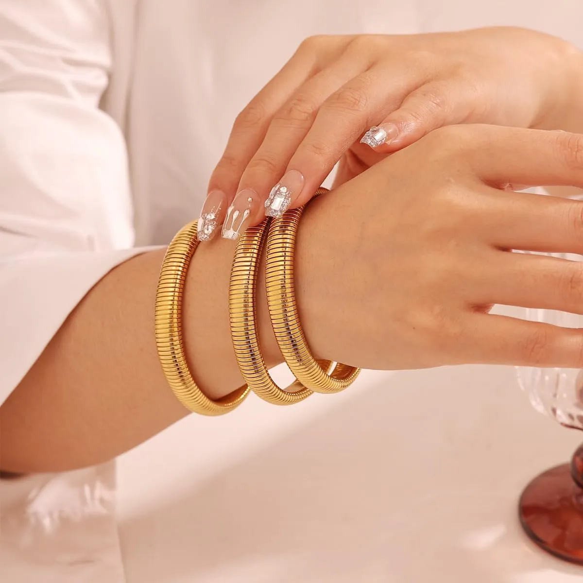 Gold Bangles Bracelets for Women Chunky Stretch Bangles Bracelets Set 18K Gold Plated Flexible Wide Wristband Stainless Steel Link Chain Cuff Bracelets Trendy Jewelry Gift Set of 4