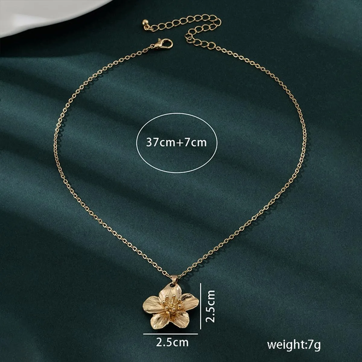 Gold Flower Necklace for Women Floral Pendant Choker Statement Necklace Jewelry