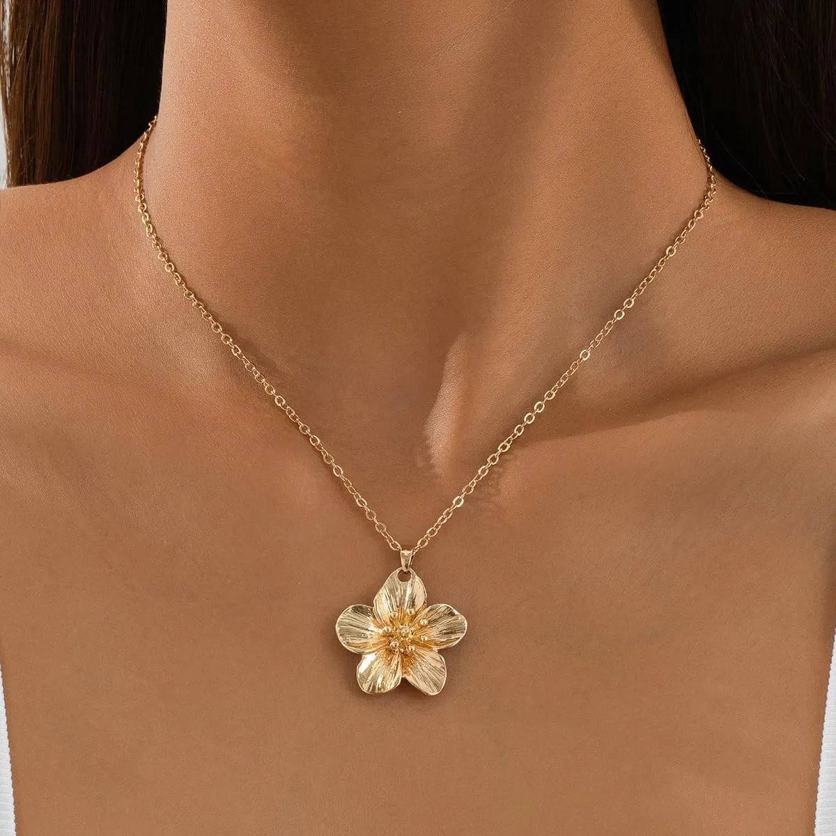 Gold Flower Necklace for Women Floral Pendant Choker Statement Necklace Jewelry