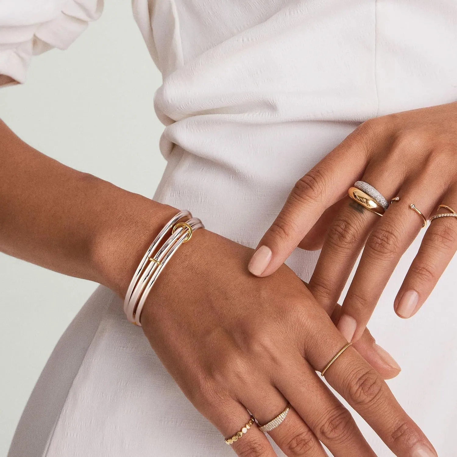 NOKMIT Two-Tone Stackable Bangle for Women High Polished Thin Interlocking Stainless Steel Bracelets Classic Plain Non-Tarnish Gold&Silver Mixed Metal 1PC/3PCS
