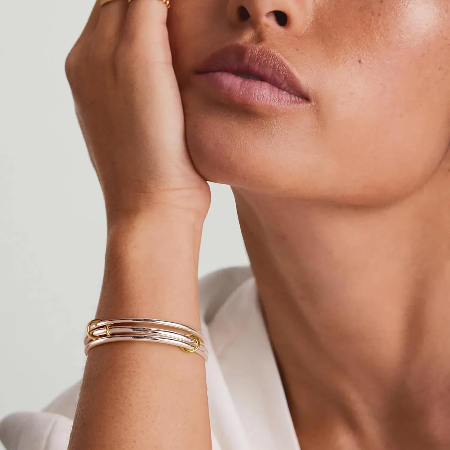 NOKMIT Two-Tone Stackable Bangle for Women High Polished Thin Interlocking Stainless Steel Bracelets Classic Plain Non-Tarnish Gold&Silver Mixed Metal 1PC/3PCS