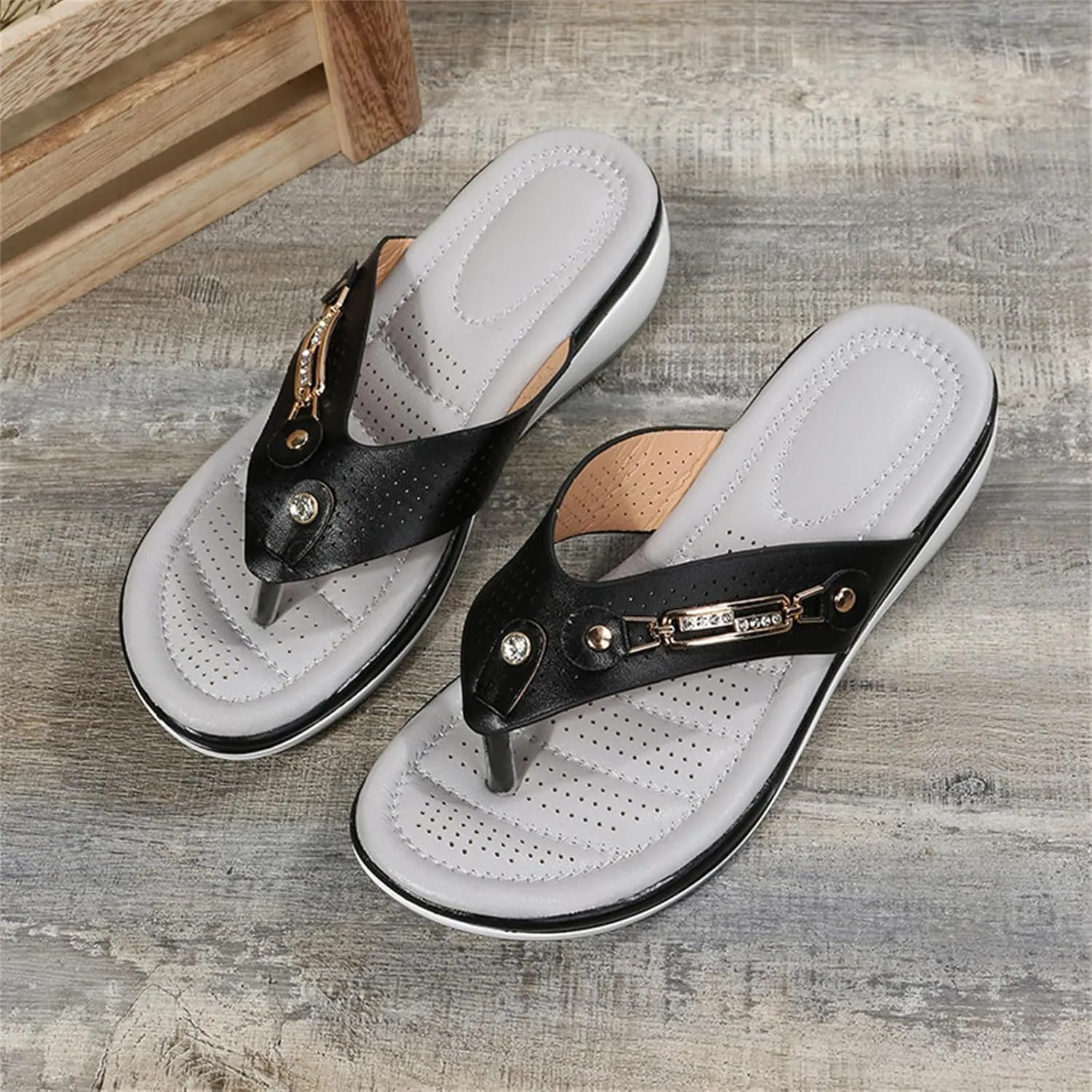 Orthopedic Sandals for Women Arch Support Flip Flops Summer Casual Hollow Metal Buckle Wedge Sandals Comfortable Walking Slippers