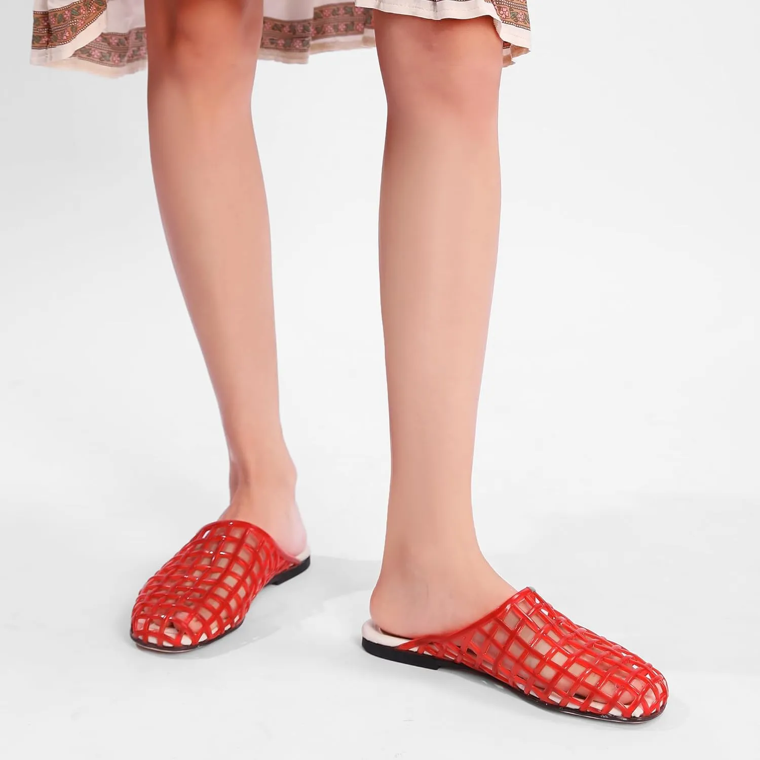 Red Mesh Jelly Mules for Women Clear Hollow Closed Toe Flat Sandals Beach Jellies Slippers Summer Slide Shoes