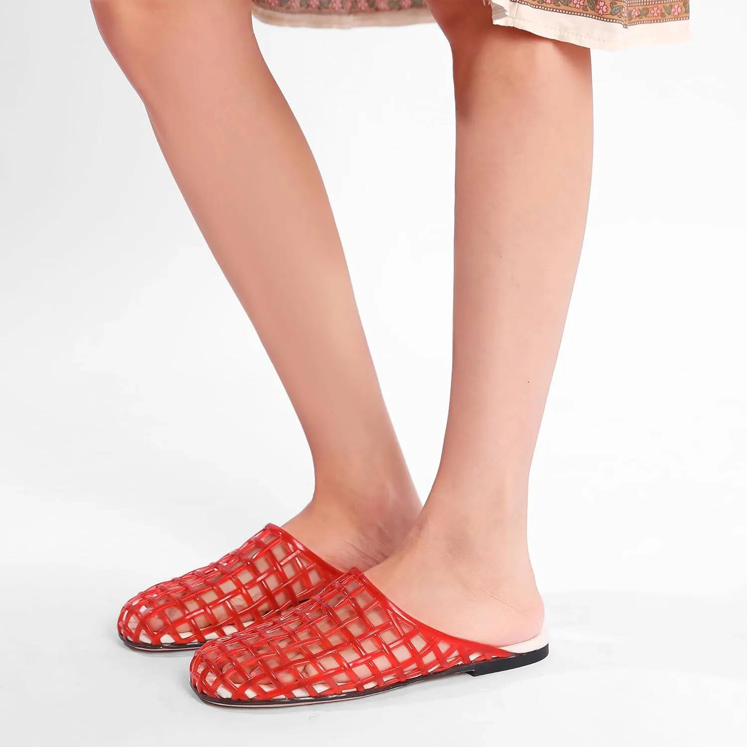 Red Mesh Jelly Mules for Women Clear Hollow Closed Toe Flat Sandals Beach Jellies Slippers Summer Slide Shoes